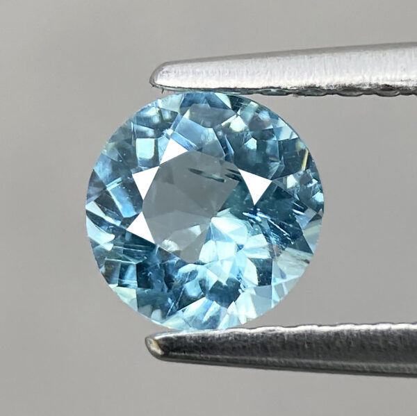 1 0.55ct Natural Blue Apatite Unheated Round Cut 5.6mm Untreated