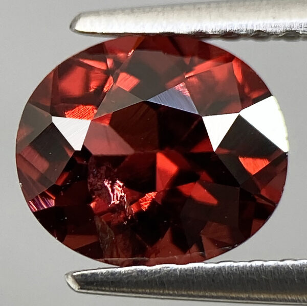 1 1.70ct Rhodolite Garnet Natural Luster Oval Vivid Red Gemstone