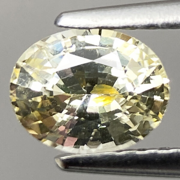 1 0.23ct Natural Sapphire Yellow Luster VS Oval Faceted AAA Gem
