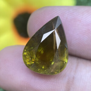 Green Yellow Sphene Titanite 14.20ct